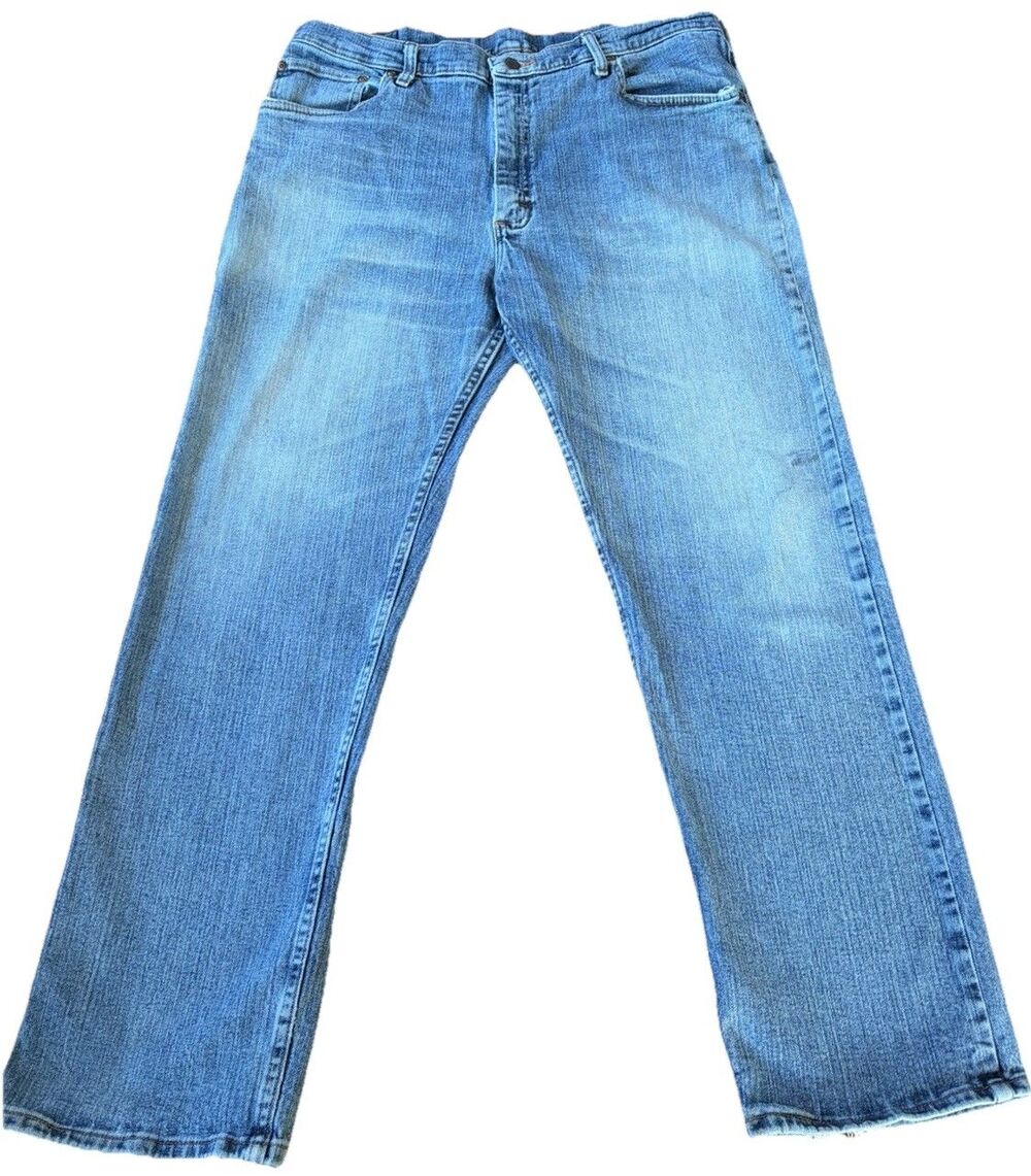 Wrangler Jeans Mens 38x30 Relaxed Fit Light Wash Faded Denim Boot Cut